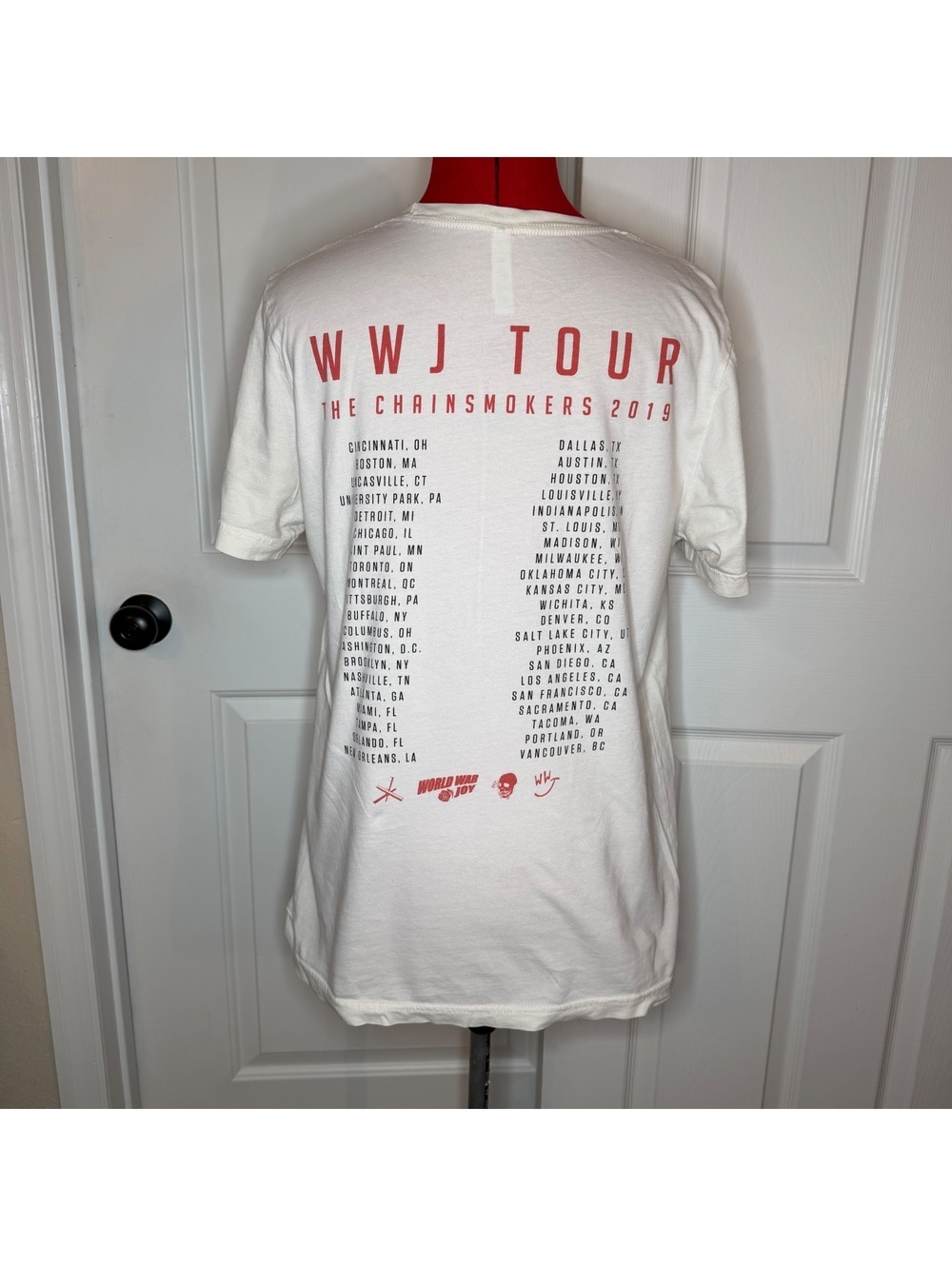 The Chainsmokers WWJ Tour 2019 Ivory Short Sleeve Tee Shirt Men’s L